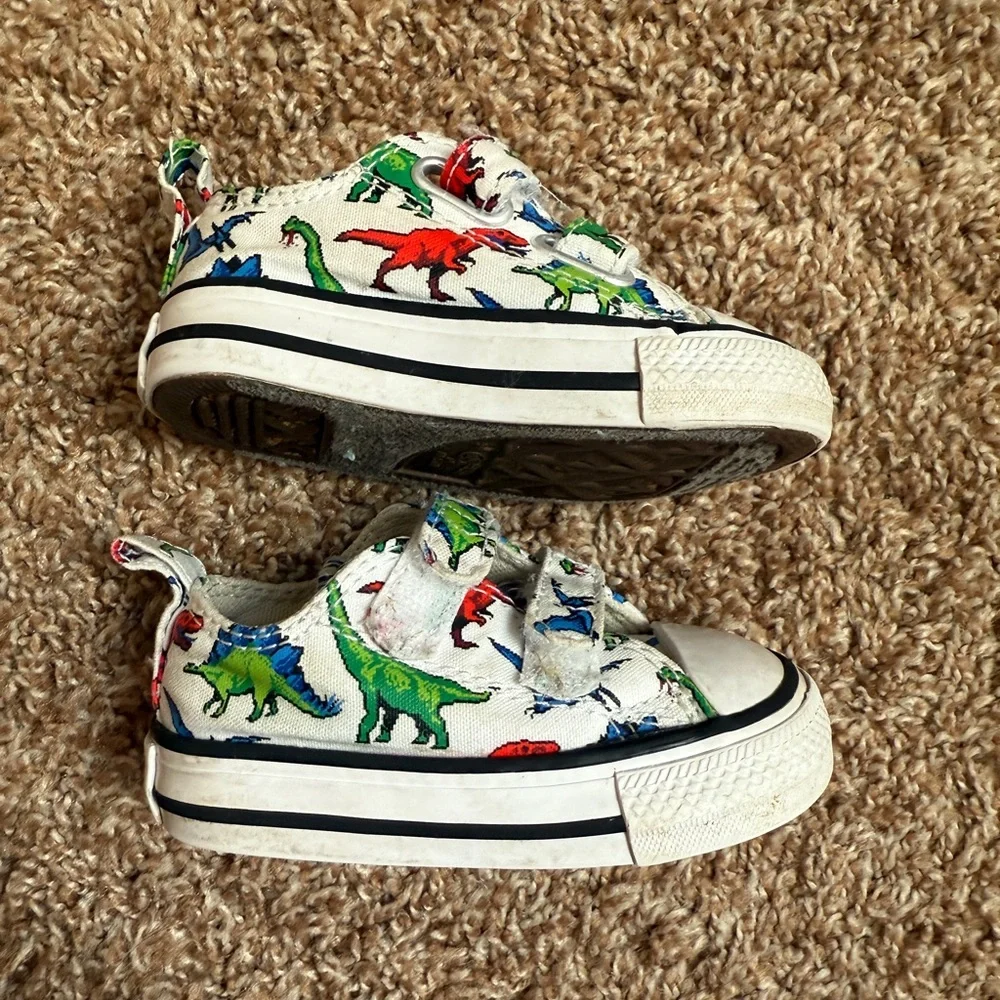 Chuck Taylor All Star Easy-On 8-Bit Dino Toddler Size 3